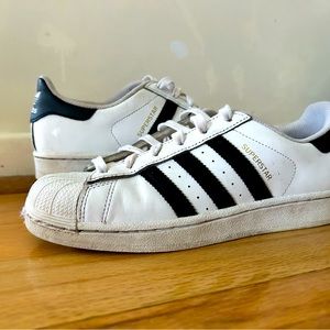 Adidas superstars (Size 6)